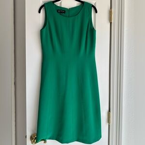 Jones New York Green Midi dress Size 6 - in perfect condition- doesn’t fit me